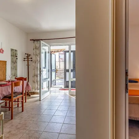 Apartment Ruzica Pomer