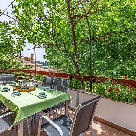 Apartment Ruzica Pomer