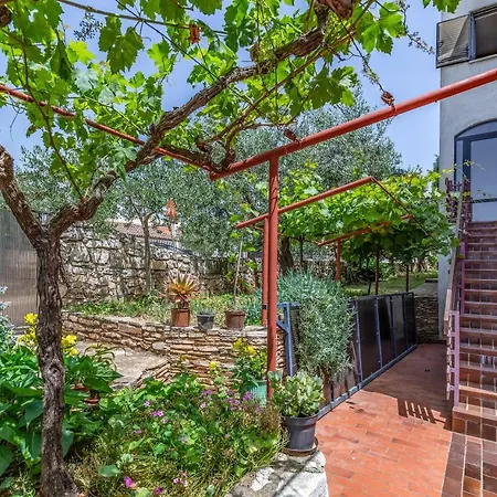 Ruzica Apartment