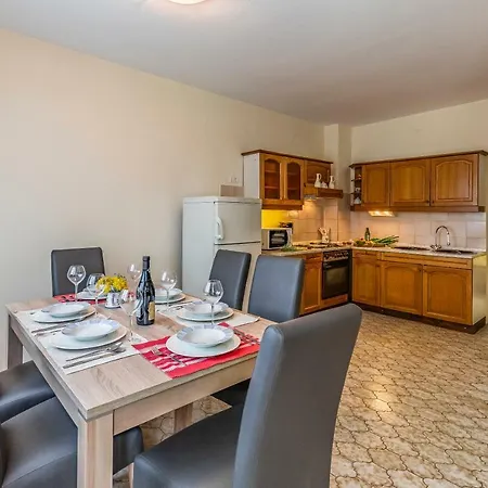 Apartment Ruzica *